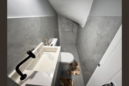 Casa à venda com 2 quartos, 100m² em Vila Yara, São Paulo