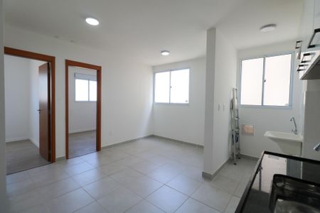 Cozinha e Área de Serviço de apartamento para alugar com 2 quartos, 42m² em Vila Palmares, São Caetano do Sul