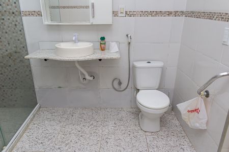 Casa para alugar com 170m², 2 quartos e 3 vagasBanheiro da Suíte 2