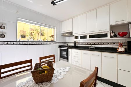 Casa à venda com 130m², 3 quartos e 2 vagas Casa à venda com 130m², 3 quartos e 2 vagasCozinha