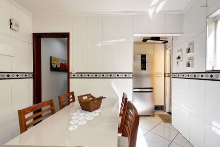 Casa à venda com 130m², 3 quartos e 2 vagas Casa à venda com 130m², 3 quartos e 2 vagasCozinha
