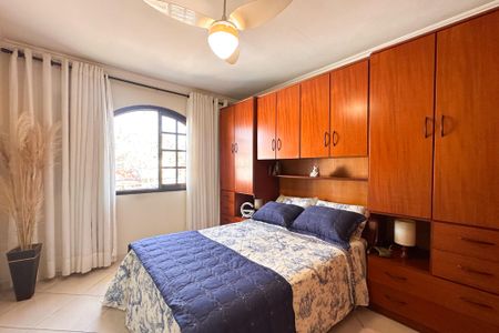 Casa à venda com 130m², 3 quartos e 2 vagas Casa à venda com 130m², 3 quartos e 2 vagasQuarto 1