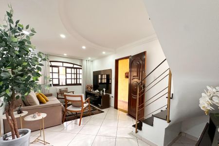 Casa à venda com 130m², 3 quartos e 2 vagas Casa à venda com 130m², 3 quartos e 2 vagasSala