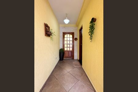 Casa à venda com 130m², 3 quartos e 2 vagas Casa à venda com 130m², 3 quartos e 2 vagasEntrada