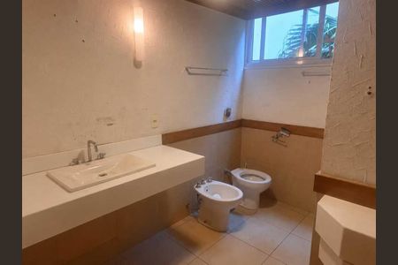 Banheiro de apartamento para alugar com 3 quartos, 255m² em Barra da Tijuca, Rio de Janeiro