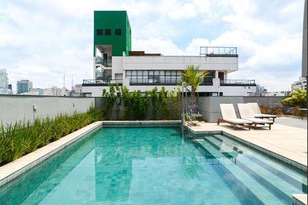 Studio para alugar com 24m², 1 quarto e sem vaga Studio para alugar com 24m², 1 quarto e sem vagaÁrea comum - Piscina