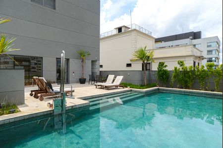 Studio para alugar com 24m², 1 quarto e sem vaga Studio para alugar com 24m², 1 quarto e sem vagaÁrea comum - Piscina