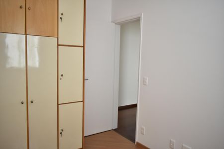 Apartamento à venda com 102m², 3 quartos e 2 vagasQuarto 2
