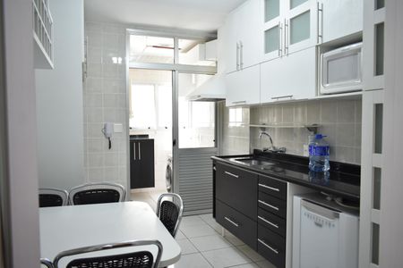 Apartamento à venda com 102m², 3 quartos e 2 vagasCozinha