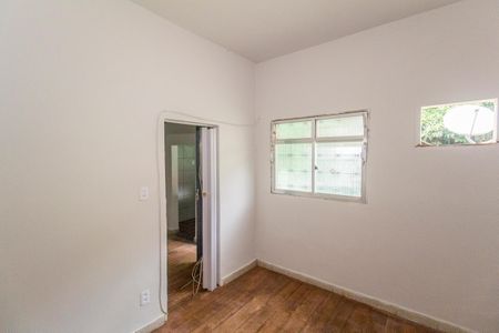 Quarto de casa para alugar com 1 quarto, 58m² em Rocha Miranda, Rio de Janeiro