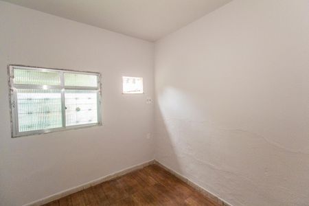 Quarto de casa para alugar com 1 quarto, 58m² em Rocha Miranda, Rio de Janeiro