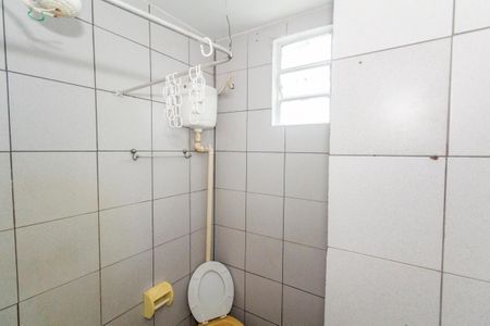 Banheiro de casa para alugar com 1 quarto, 58m² em Rocha Miranda, Rio de Janeiro