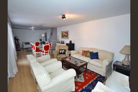 Casa para alugar com 270m², 5 quartos e 2 vagas