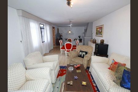 Casa para alugar com 270m², 5 quartos e 2 vagas