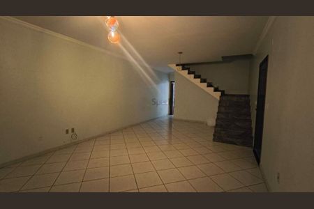 Casa à venda com 166m², 3 quartos e 2 vagas