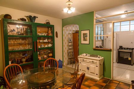Casa à venda com 190m², 2 quartos e 1 vaga