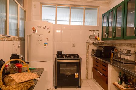 Casa à venda com 190m², 2 quartos e 1 vaga