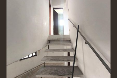 Casa à venda com 3 quartos, 300m² em Jardim Umarizal, São Paulo