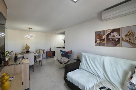 Apartamento para alugar com 93m², 2 quartos e 2 vagasSala