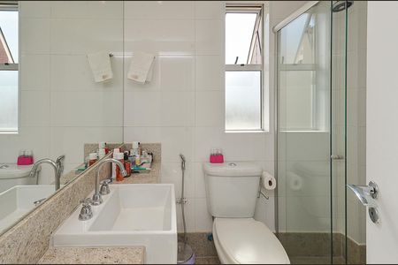 Apartamento à venda com 141m², 3 quartos e 2 vagas Apartamento à venda com 141m², 3 quartos e 2 vagasBanheiro Social