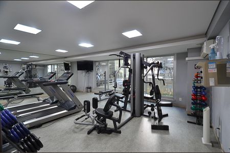 Apartamento à venda com 141m², 3 quartos e 2 vagas Apartamento à venda com 141m², 3 quartos e 2 vagasÁrea comum - Academia