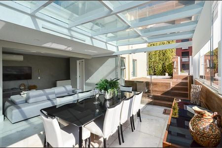 Apartamento à venda com 141m², 3 quartos e 2 vagas Apartamento à venda com 141m², 3 quartos e 2 vagasSala Ambientes Cobertura