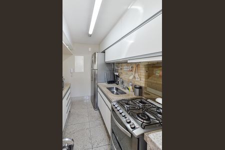 Apartamento à venda com 141m², 3 quartos e 2 vagas Apartamento à venda com 141m², 3 quartos e 2 vagasCozinha