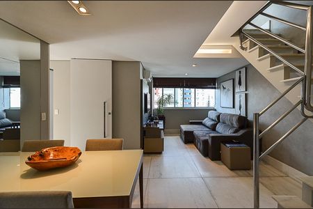 Apartamento à venda com 141m², 3 quartos e 2 vagas Apartamento à venda com 141m², 3 quartos e 2 vagasSala Ambientes