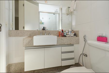 Apartamento à venda com 141m², 3 quartos e 2 vagas Apartamento à venda com 141m², 3 quartos e 2 vagasBanheiro Social