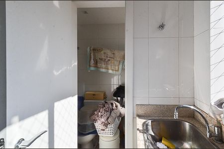 Apartamento à venda com 141m², 3 quartos e 2 vagas Apartamento à venda com 141m², 3 quartos e 2 vagasÁrea de Serviço