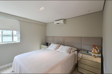 Apartamento à venda com 141m², 3 quartos e 2 vagas Apartamento à venda com 141m², 3 quartos e 2 vagasSuíte