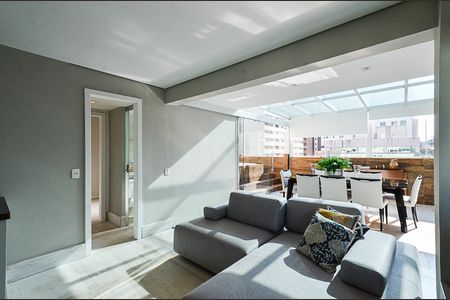 Apartamento à venda com 141m², 3 quartos e 2 vagas Apartamento à venda com 141m², 3 quartos e 2 vagasSala Ambientes Cobertura