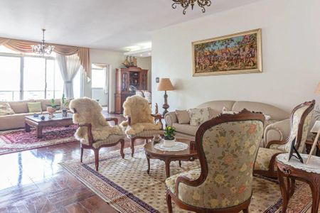 Apartamento à venda com 210m², 3 quartos e 3 vagas