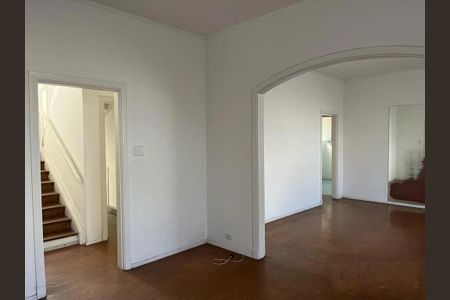 Casa à venda com 5 quartos, 300m² em Pacaembu, São Paulo
