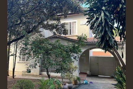 Casa à venda com 5 quartos, 300m² em Pacaembu, São Paulo