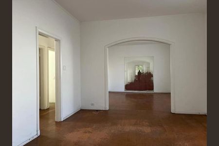 Casa à venda com 5 quartos, 300m² em Pacaembu, São Paulo