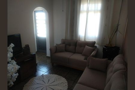 Casa à venda com 4 quartos, 141m² em Vila Zat, São Paulo