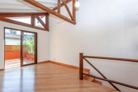 Casa à venda com 4 quartos, 626m² em Pacaembu, São Paulo