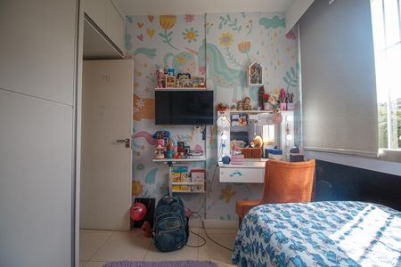 Apartamento à venda com 110m², 3 quartos e 2 vagasQuarto 2