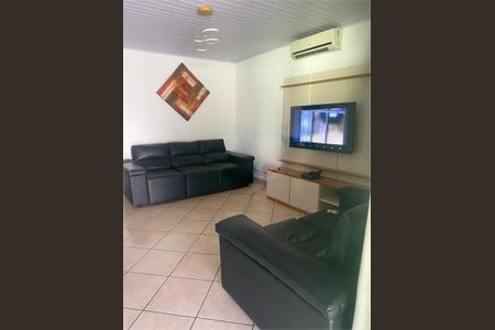 Casa à venda com 3 quartos, 240m² em Jardim Nossa Senhora do Carmo, São Paulo