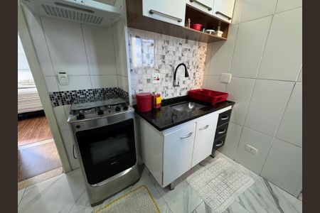 Cozinha de apartamento à venda com 2 quartos, 55m² em Jardim Roberto, Osasco