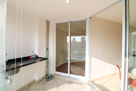 Apartamento para alugar com 49m², 1 quarto e 1 vagaVaranda