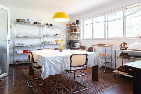 Casa para alugar com 4 quartos, 400m² em Pacaembu, São Paulo