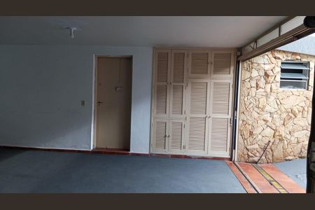 Casa à venda com 384m², 3 quartos e 4 vagas Casa à venda com 384m², 3 quartos e 4 vagasGaragem