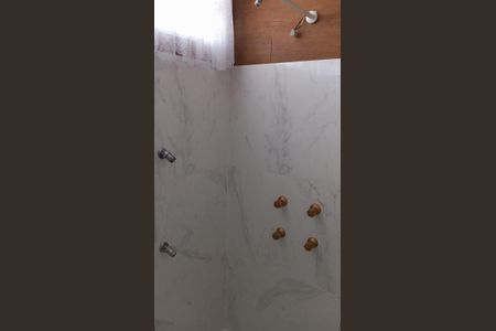 Casa à venda com 384m², 3 quartos e 4 vagas Casa à venda com 384m², 3 quartos e 4 vagasBanheiro