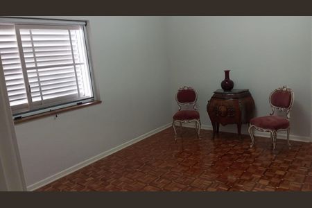 Casa à venda com 384m², 3 quartos e 4 vagas Casa à venda com 384m², 3 quartos e 4 vagasQuarto