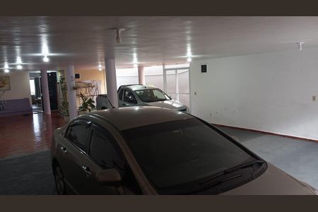 Casa à venda com 384m², 3 quartos e 4 vagas Casa à venda com 384m², 3 quartos e 4 vagasGaragem