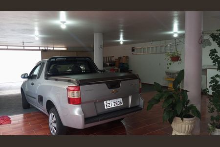 Casa à venda com 384m², 3 quartos e 4 vagas Casa à venda com 384m², 3 quartos e 4 vagasGaragem