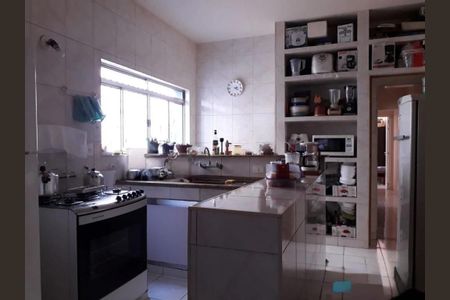 Casa à venda com 4 quartos, 200m² em Bela Vista, São Paulo