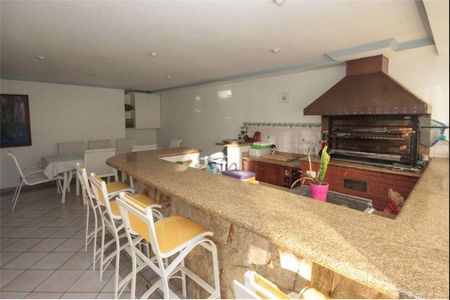 Casa para alugar com 4 quartos, 349m² em Jardim Virginia Bianca, São Paulo